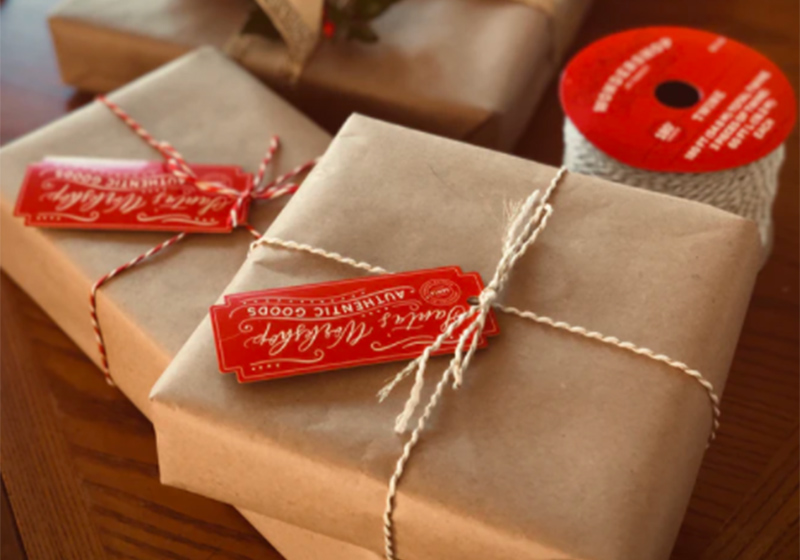 Gayundin ang mga ito ay mainam na mga tag ng regalo para sa kaarawan, Pasko, Halloween, pambalot ng regalo sa Thanksgiving.Ang mga blangkong tag ay idinisenyo para sa pagsulat, tinta, marker, lapis o selyo ay maaaring gamitin nang may tuluy-tuloy na mahusay (
